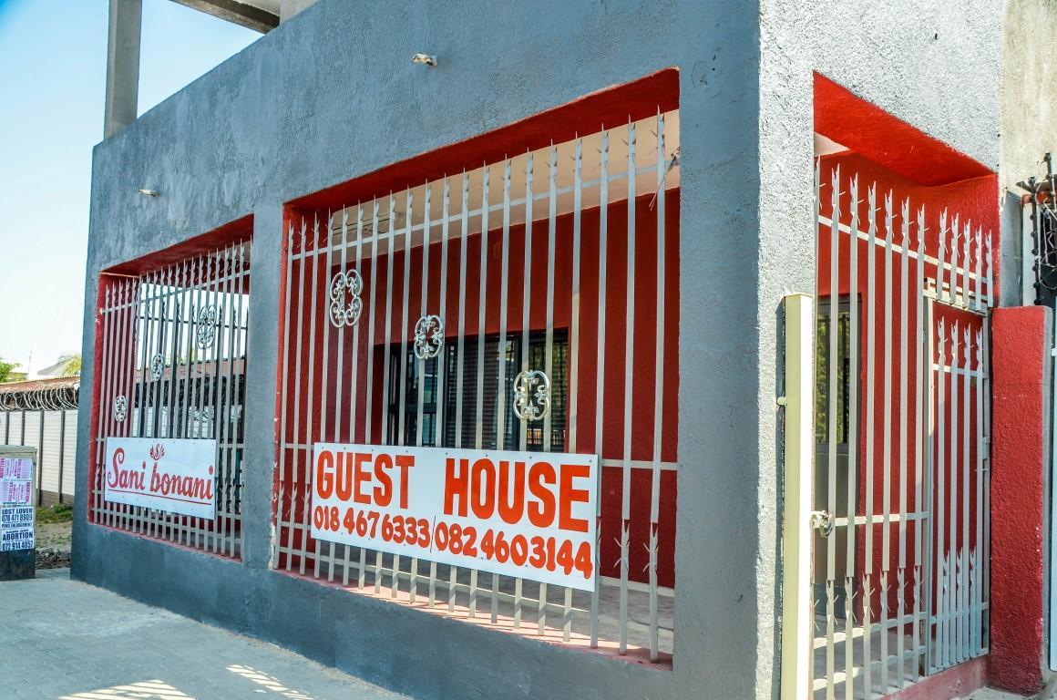 Sani Bonani Guest House Klerksdorp Buitenkant foto